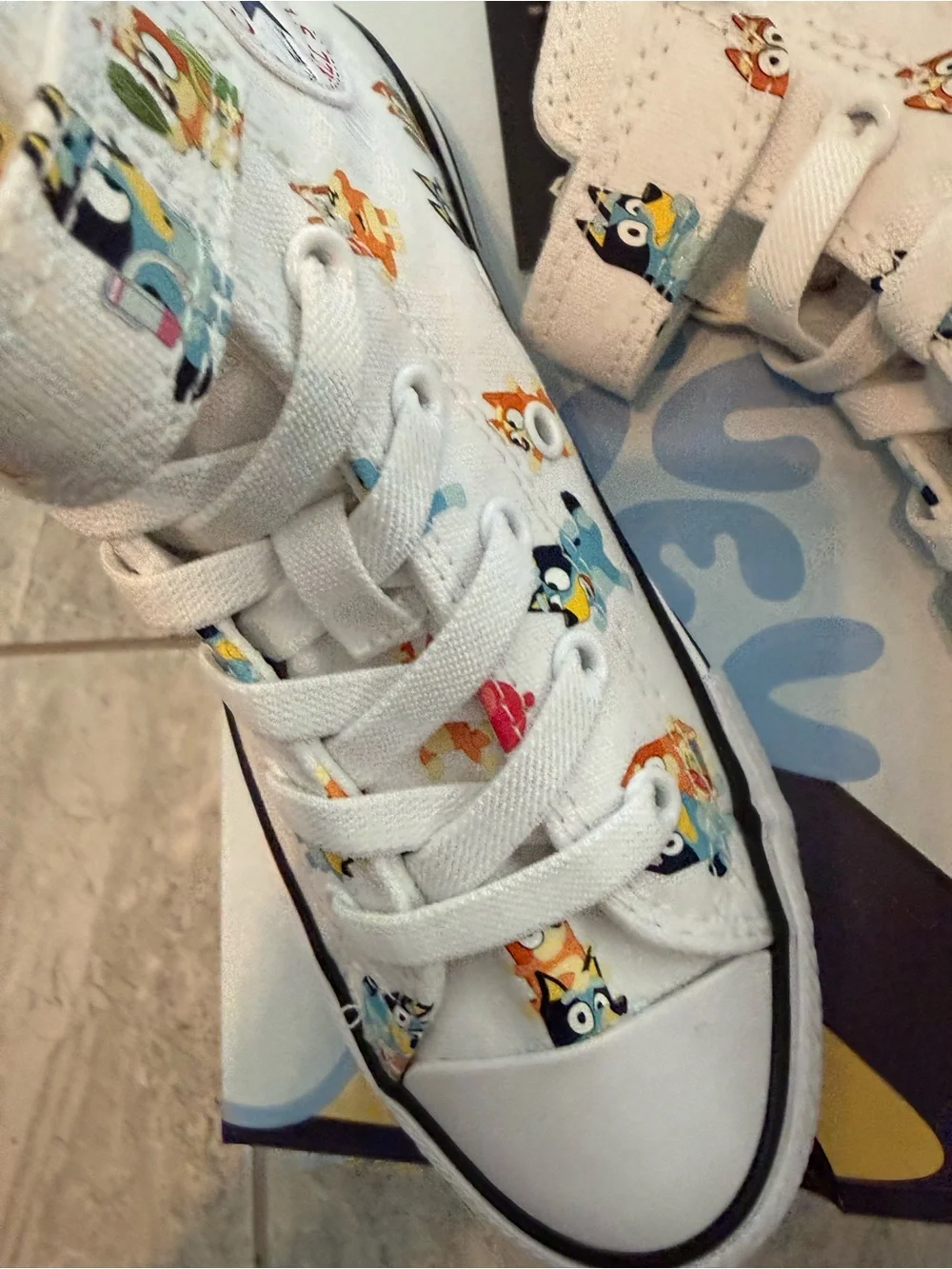 New boys girlConverse sz 13White High-Top Sneakers Bluey Cartoon Print